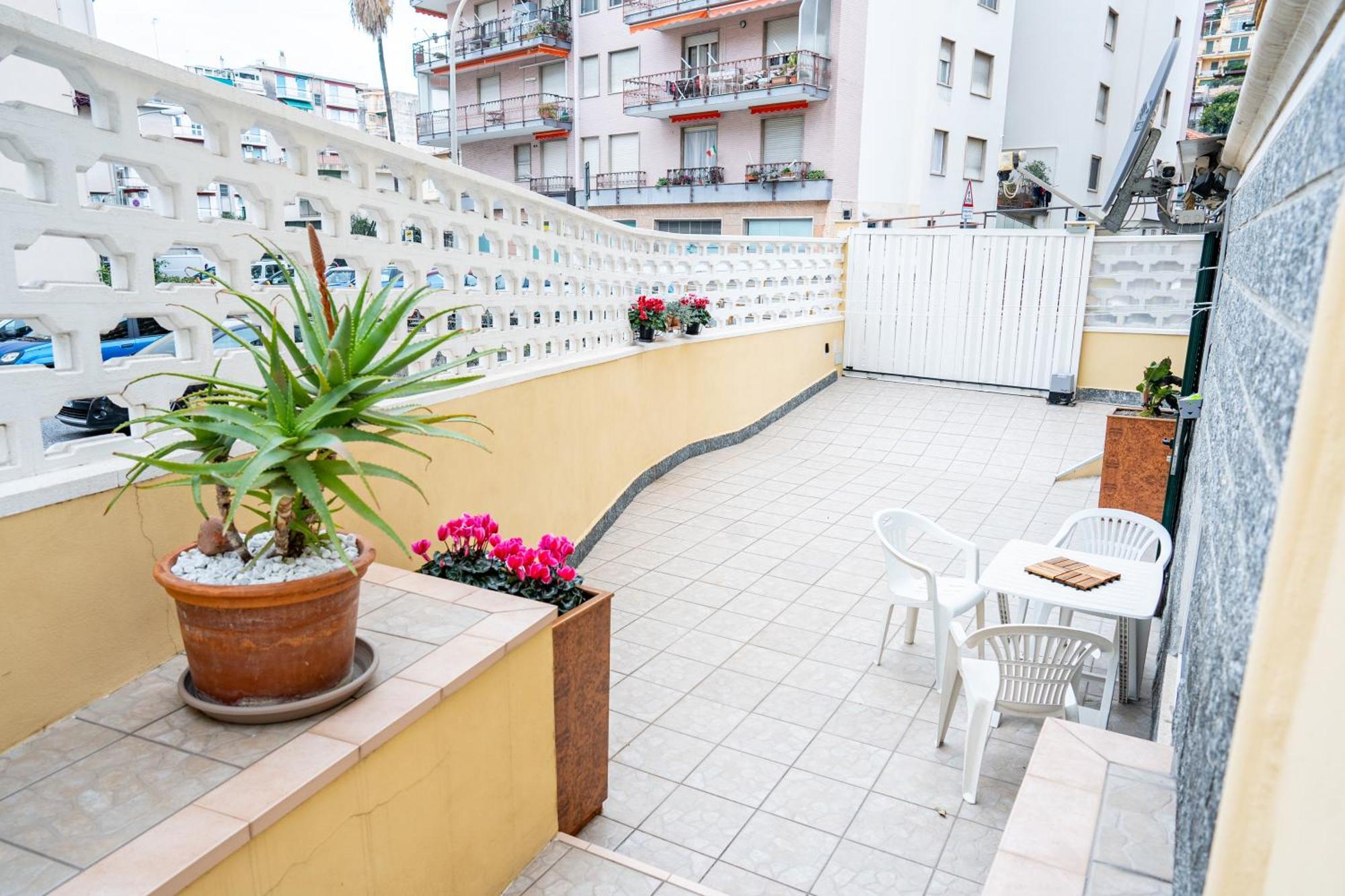 Casa Stefi Sunremo - Parcheggio Privato, 500 Mt Dalla Spiaggia San Remo Zewnętrze zdjęcie