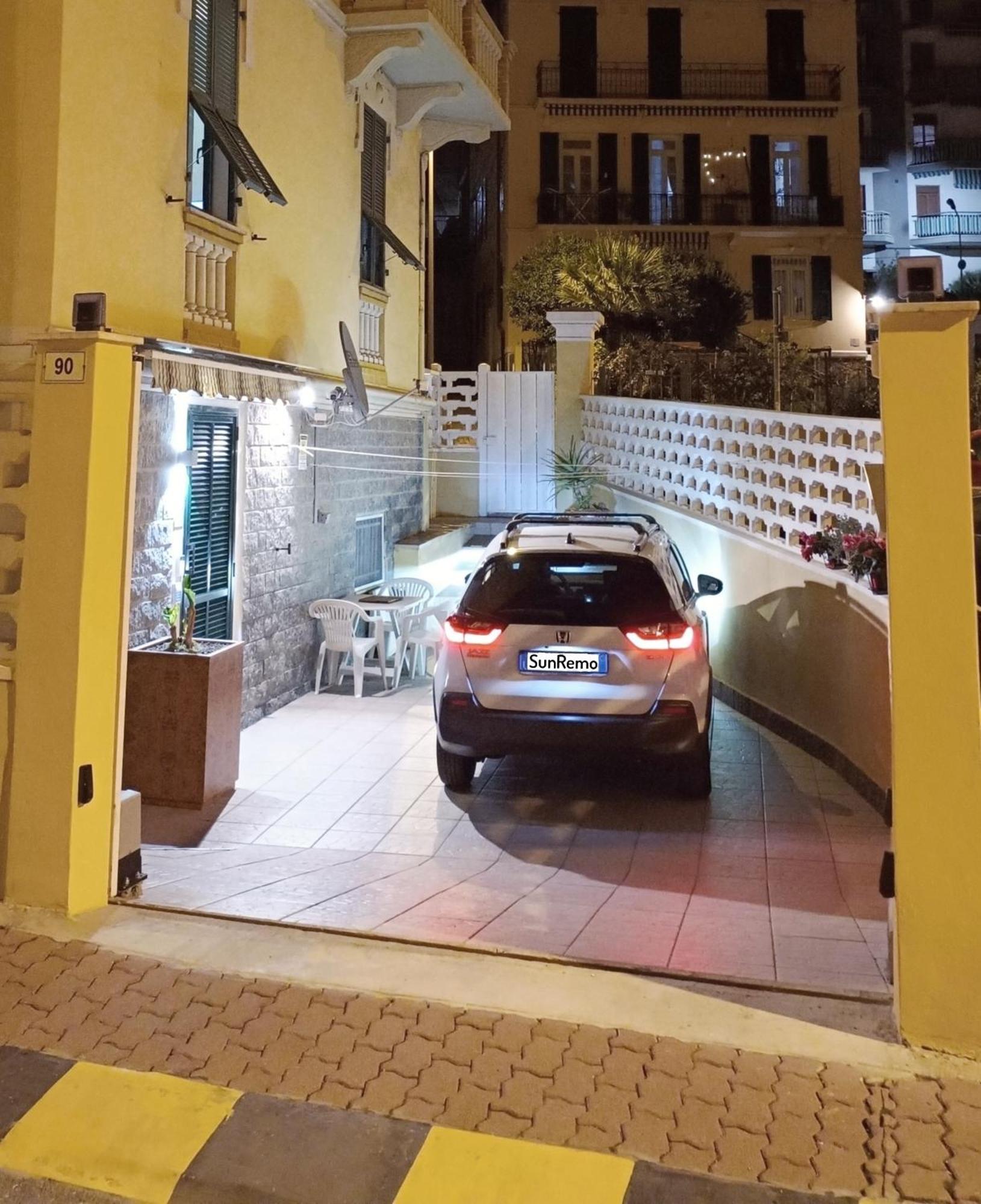 Casa Stefi Sunremo - Parcheggio Privato, 500 Mt Dalla Spiaggia San Remo Zewnętrze zdjęcie